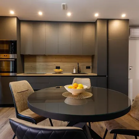 Orange - Okrug Gornji Seaside Retreat Apartment