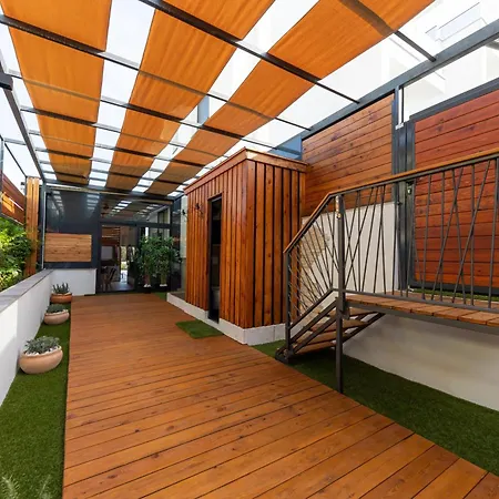 Apartment Orange - Okrug Gornji Seaside Retreat *