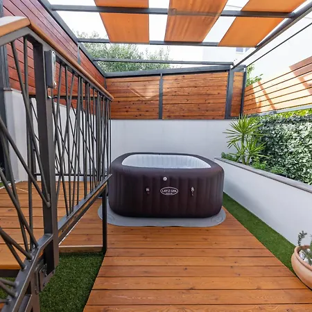 Apartment Orange - Okrug Gornji Seaside Retreat