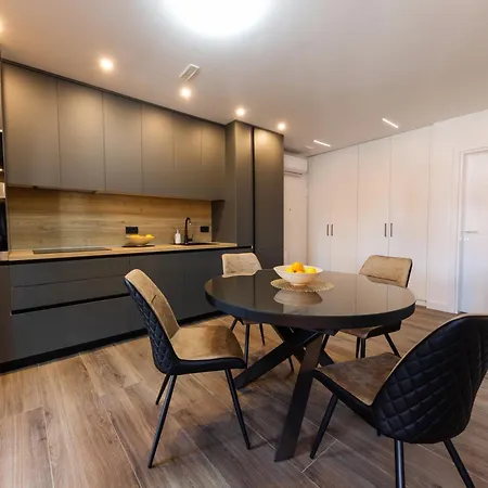 Apartment Orange - Okrug Gornji Seaside Retreat Trogir