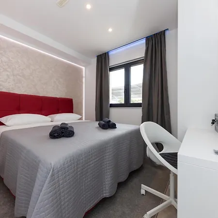 Apartment Orange - Okrug Gornji Seaside Retreat